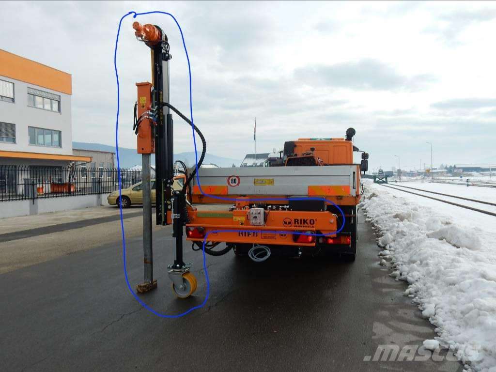 RIKO RIBNICA NPO - FENCE REPAIR DEVICE RIKO RIBNICA NPO - FENCE REPAIR DEVICE